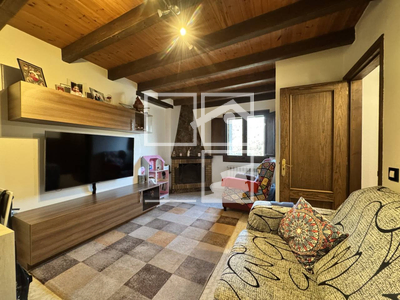 Local en Castellfollit de La Roca Girona